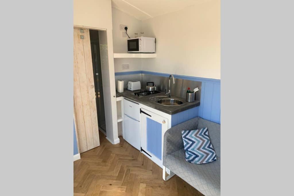 Apple Tree Hut Apartment Tenby Ngoại thất bức ảnh